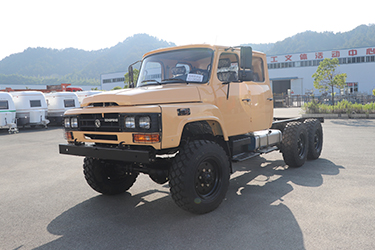 六驅(qū)長頭雙排EQ2082越野車底盤_6×6雙排140底盤_東風EQ2082雙排尖頭底盤_定制載貨汽車